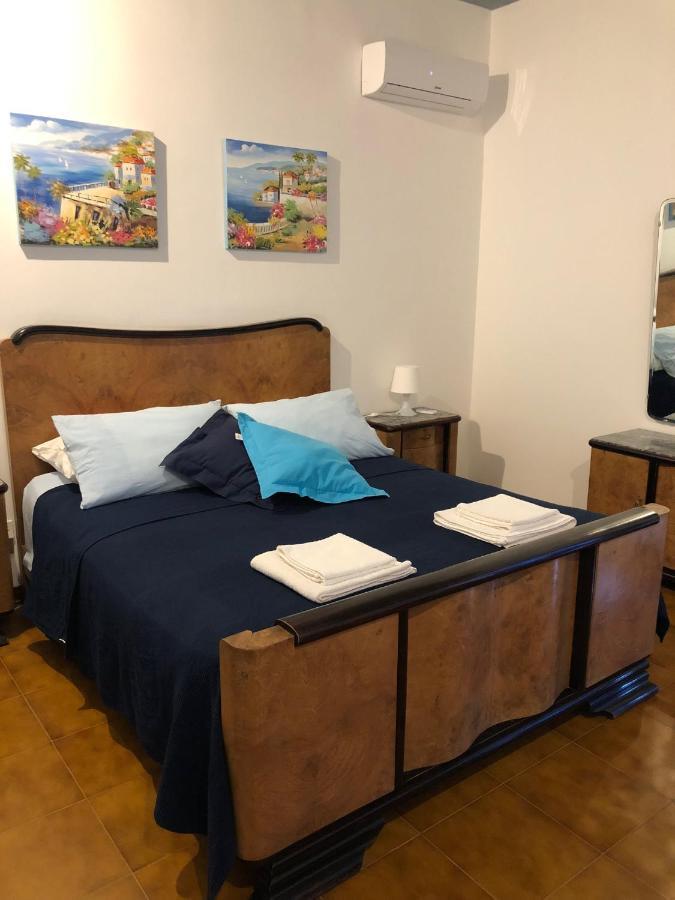 Villa Carolea Ачиреале Екстериор снимка
