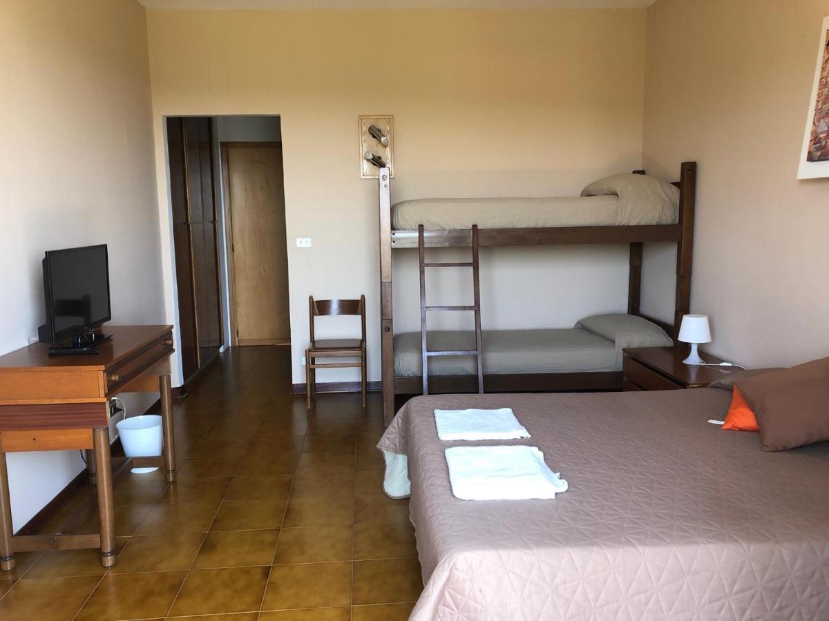 Villa Carolea Ачиреале Екстериор снимка