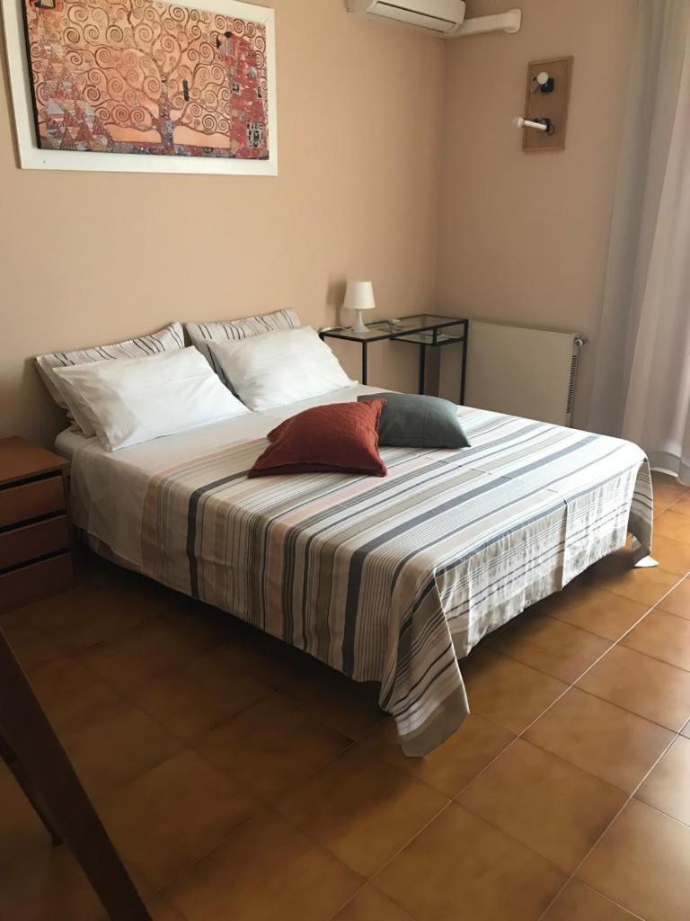 Villa Carolea Ачиреале Екстериор снимка