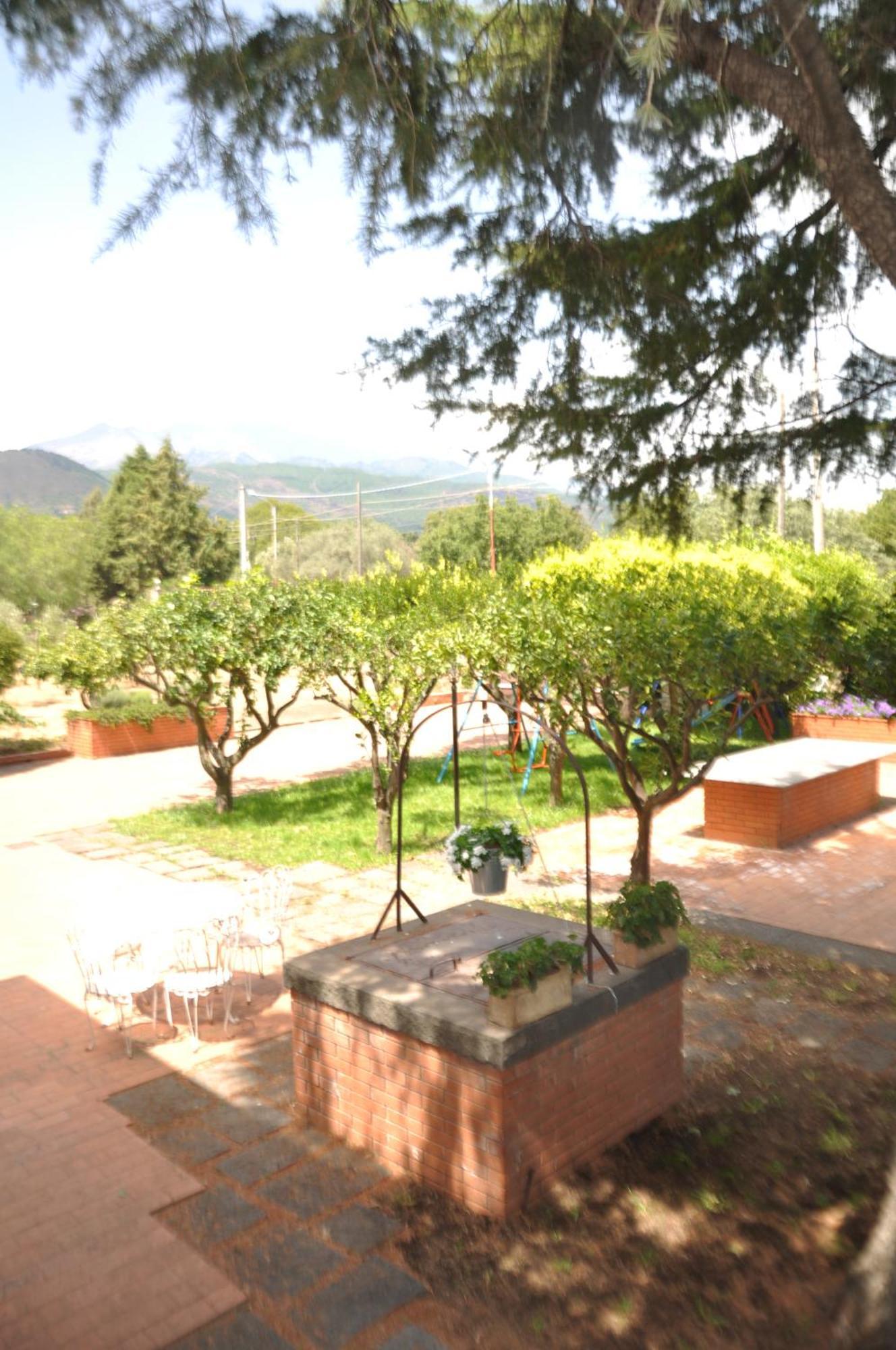Villa Carolea Ачиреале Екстериор снимка