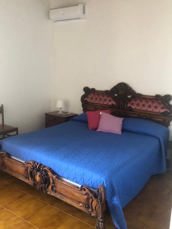 Villa Carolea Ачиреале Екстериор снимка